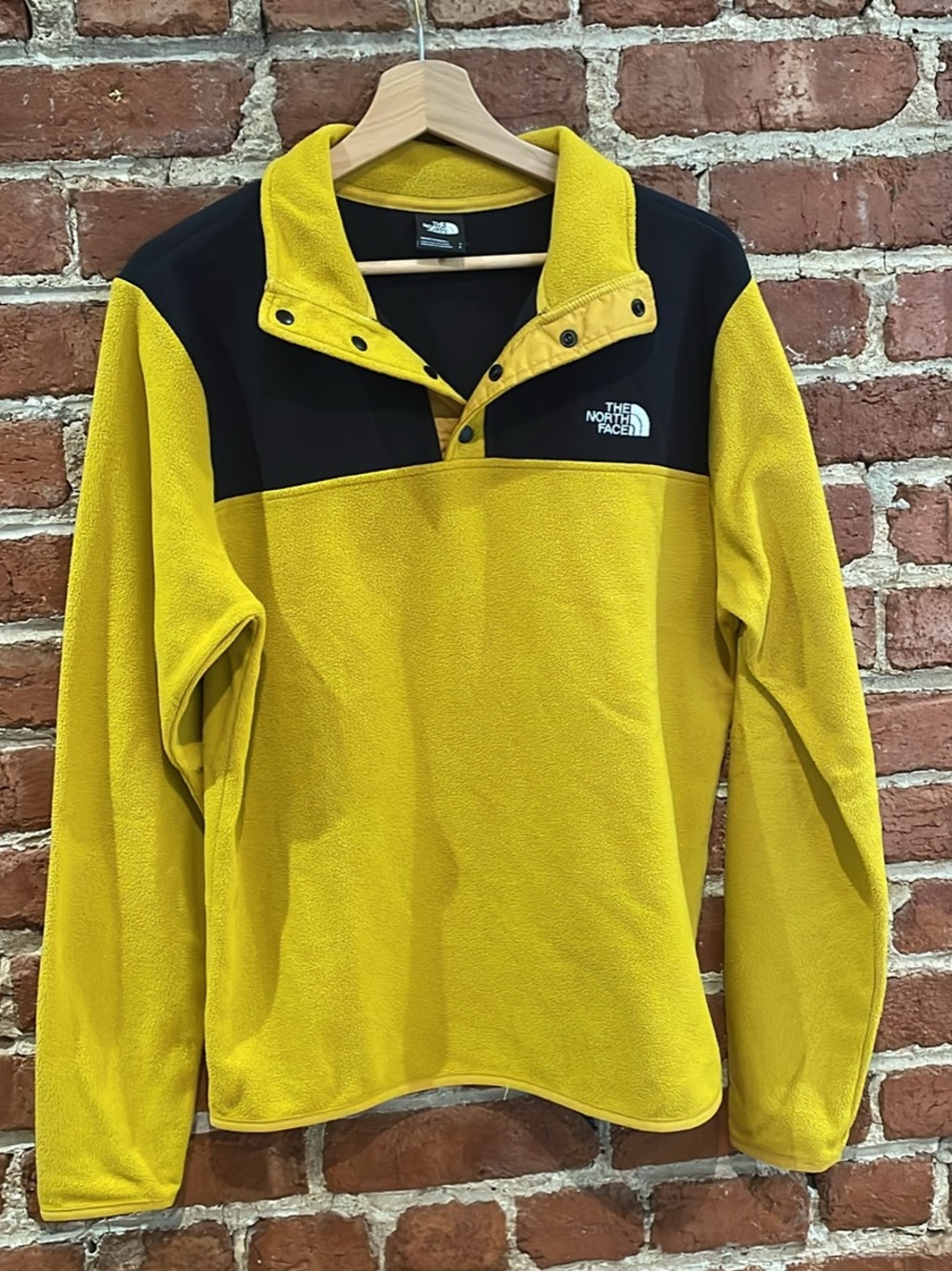 The North Face Menβs Yellow and Black Zip-Up Fleece Pullover